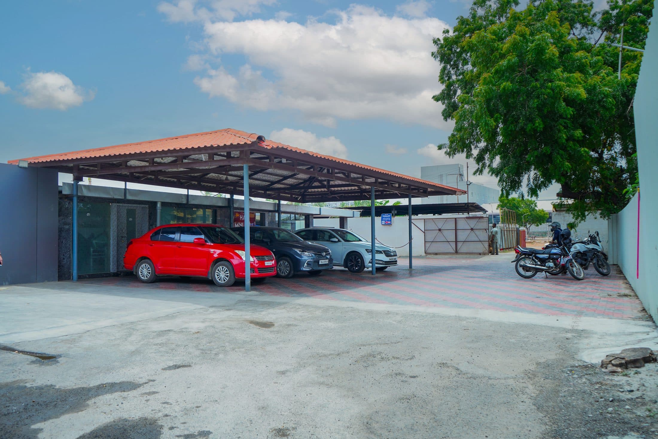 The restaurant exterior and forecourt — Dancing Chef Biriyani, Coimbatore (2)
